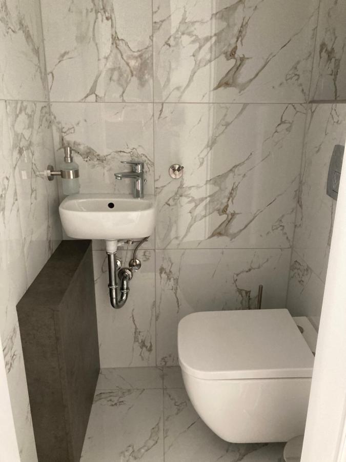 Swiss Luxury Apartment Mosonmagyaróvár المظهر الخارجي الصورة