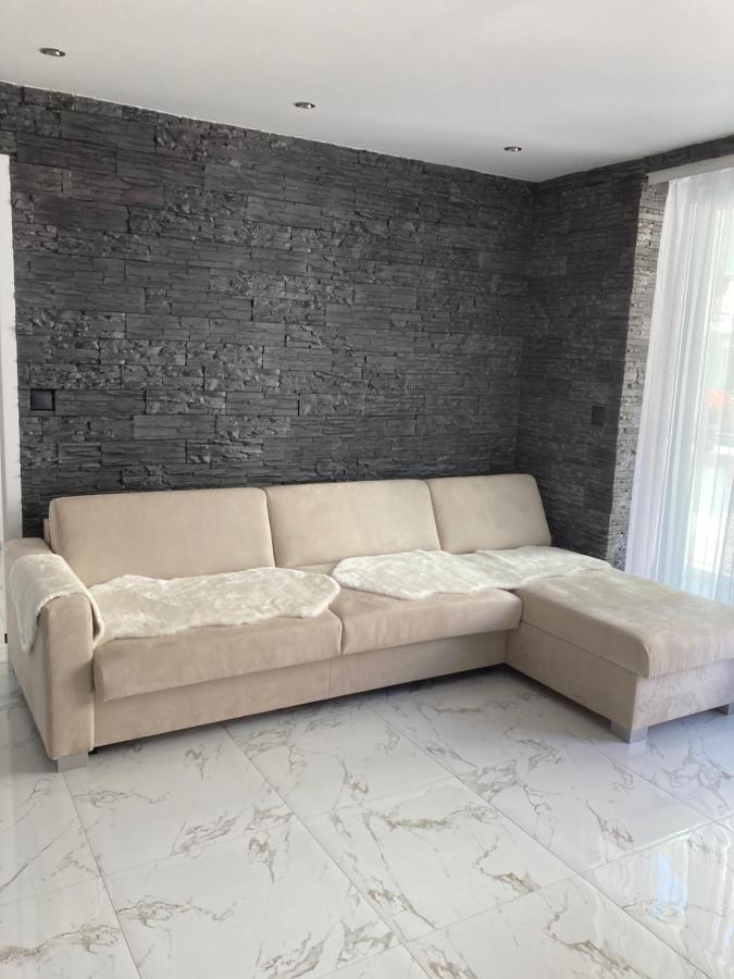 Swiss Luxury Apartment Mosonmagyaróvár المظهر الخارجي الصورة