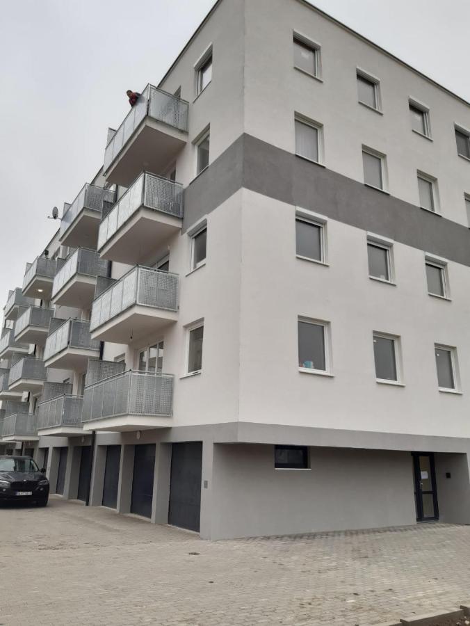 Swiss Luxury Apartment Mosonmagyaróvár المظهر الخارجي الصورة
