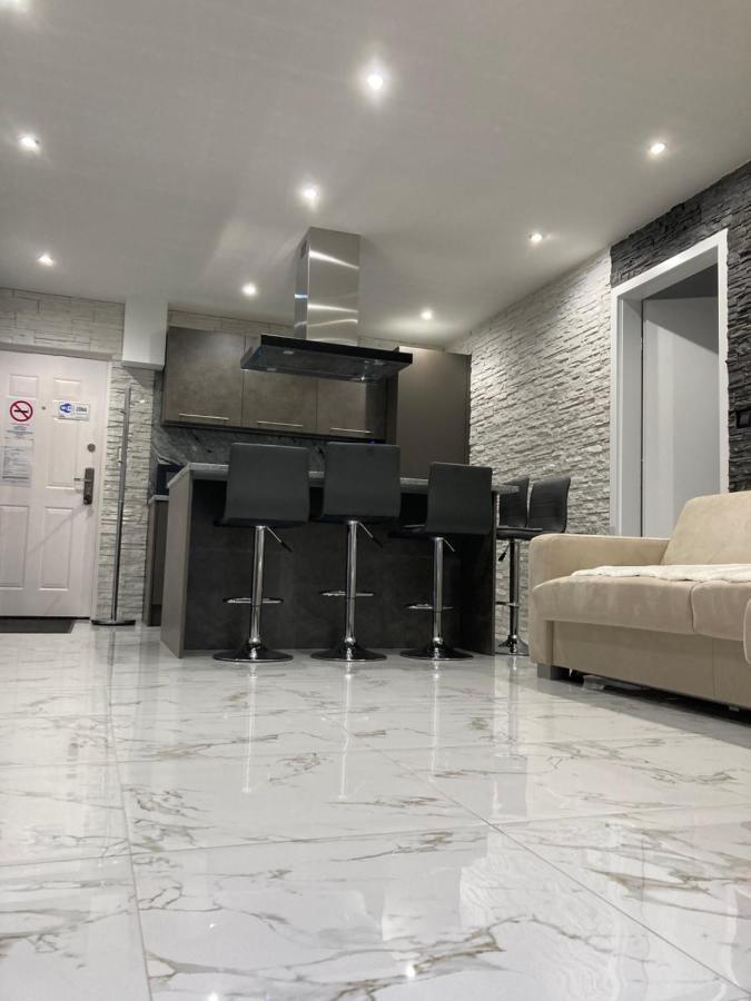 Swiss Luxury Apartment Mosonmagyaróvár المظهر الخارجي الصورة
